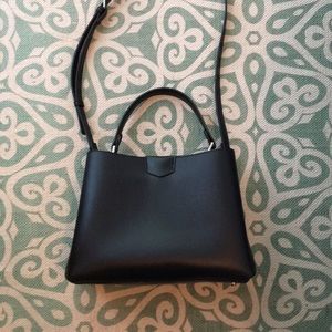 Black Coliier Bib Tote